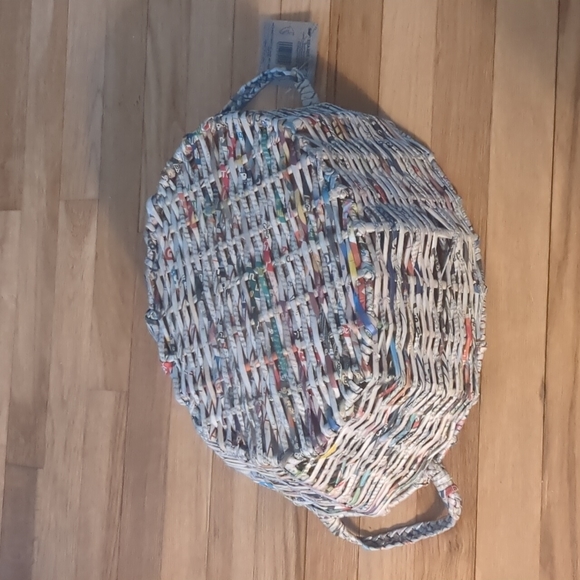 NWT Trader Joe’s Handwoven Recycled Newspaper Basket - Picture 6 of 9